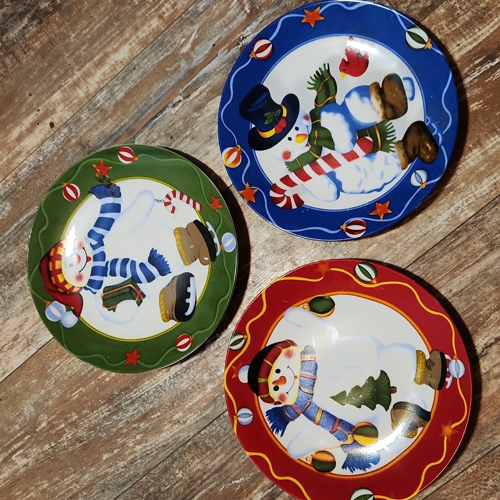 8" Snowman plates. Set of 3.